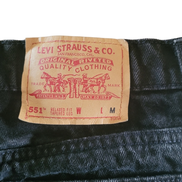 *SOLD* Vintage Levi's 551 Black Ultra High Rise Mom Jeans - Picture 7 of 9